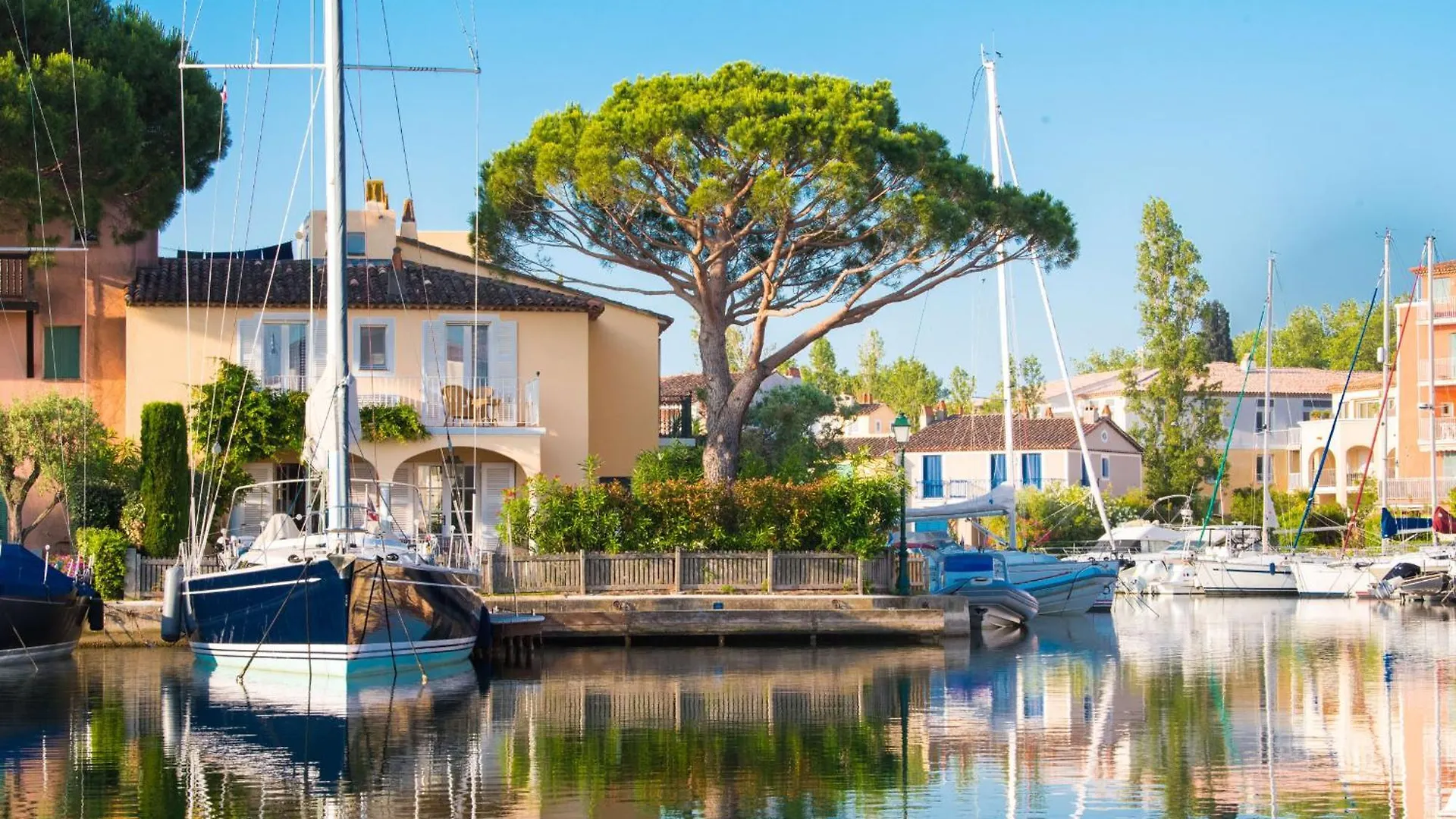 Renovated 2 Room Apartment - Ac And Terrace Grimaud