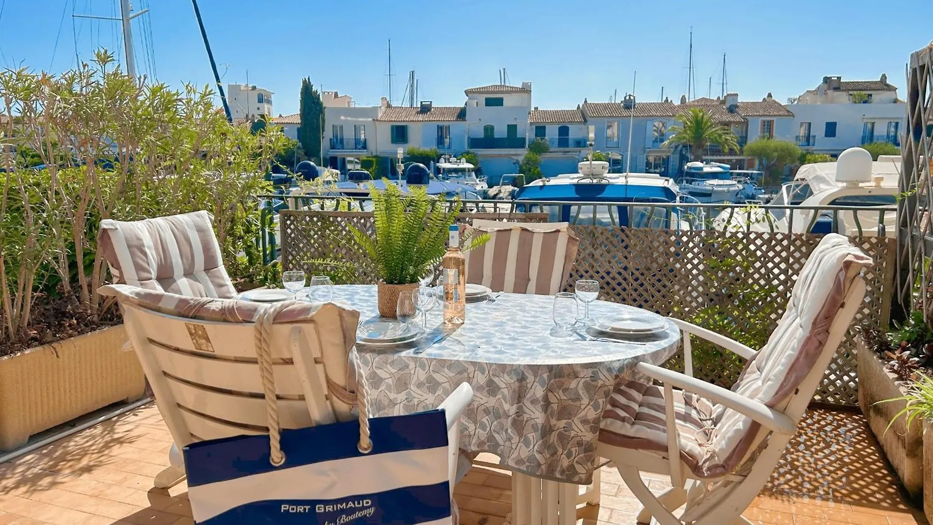 Renovated 2 Room Apartment - Ac And Terrace Grimaud