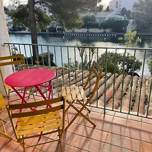 Appartement Centre Port-grimaud Avec Vue Magnifique Sur La Giscle